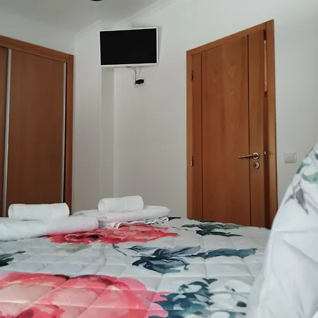 Julia House Holidays * Назаре