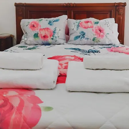 Julia House Holidays 公寓 *